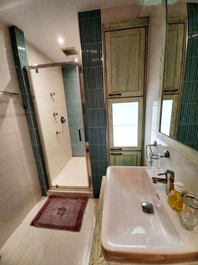 Alex Lux Apartment Belgrade Luaran gambar